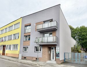 Predaj: Multifunkčný polyfunkčný dom 438 m² v priamom centre Čadce — foto 2