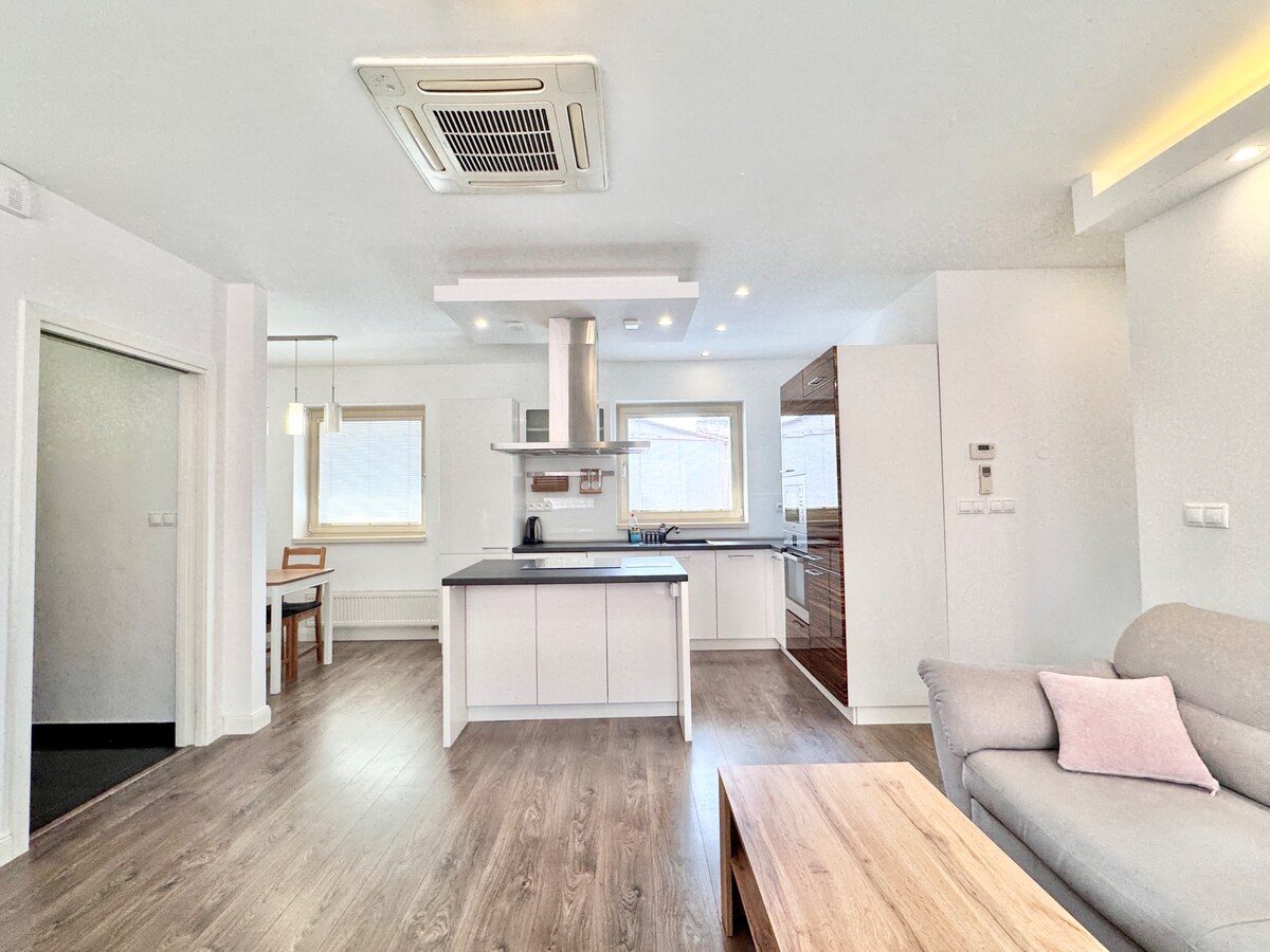 Prenájom luxusného 3 izbového bytu 70 m2 na Mariánskom námestí, Žilina — foto 2
