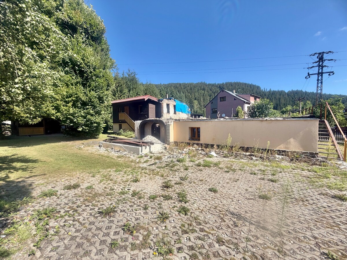 Predaj krásneho pozemku s rodinným domom na rekonštrukciu v Makove — foto 6