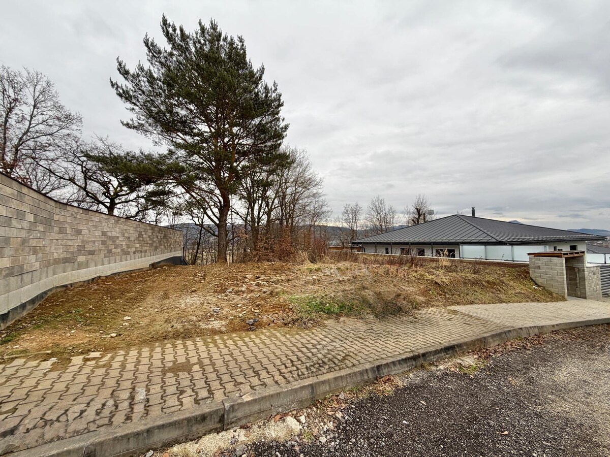 Predaj: Stavebný pozemok 400m2 v Bytči vo vilovej štvrti (MO)