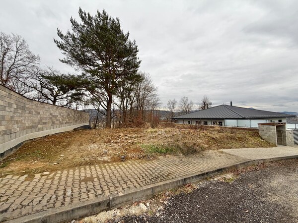 Predaj: Stavebný pozemok 400m2 v Bytči vo vilovej štvrti (MO)