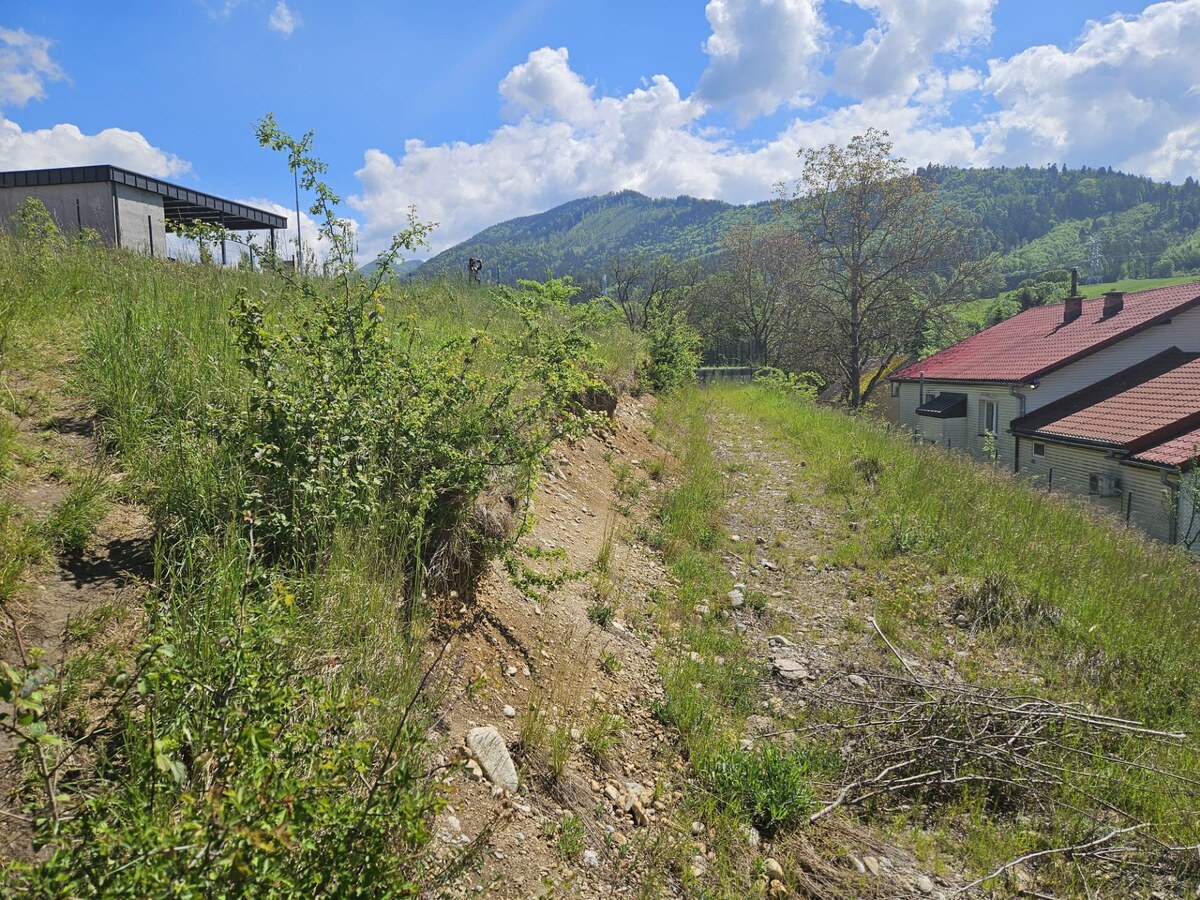 PREDAJ: Stavebný pozemok s vydaným stav. povolením, Varín Rozbehov(MO) — foto 10