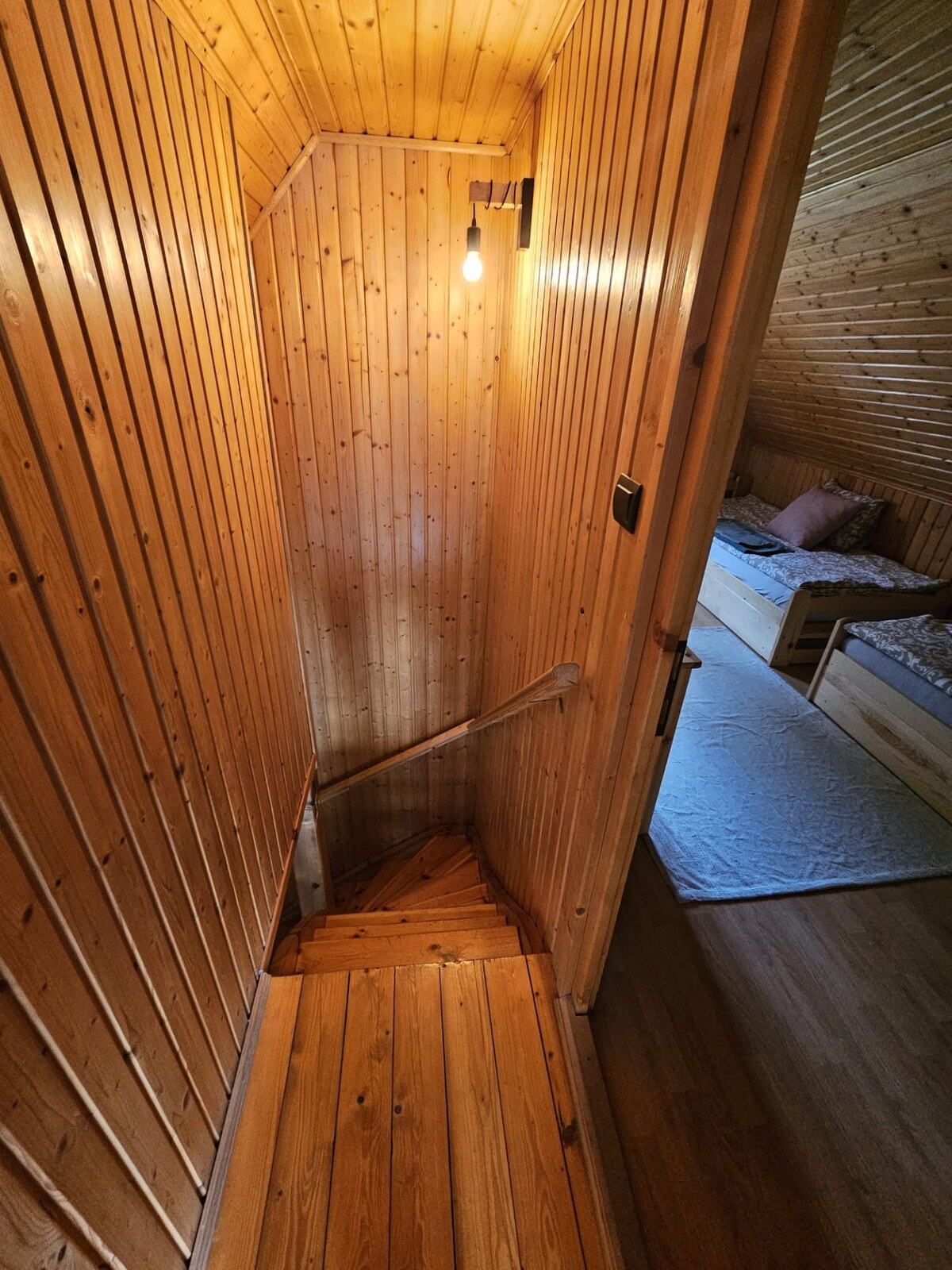 PREDAJ: CHALUPA ČIČMANY — foto 9