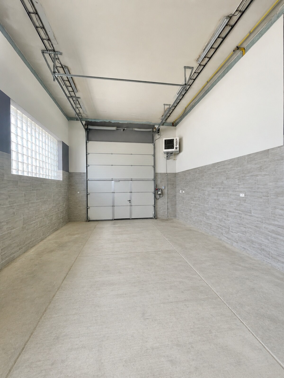 Prenájom haly 250m2 Kysucké Nové mesto — foto 3