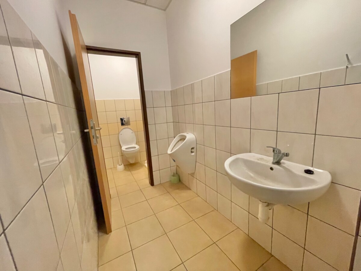 Na prenájom kancelárske priestory 127m2  v priemyselnom areáli — foto 3