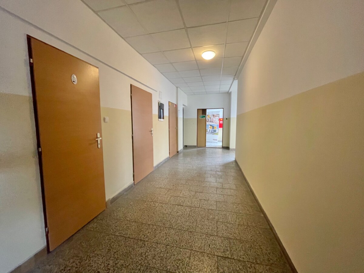 Na prenájom kancelárske priestory 127m2  v priemyselnom areáli — foto 4