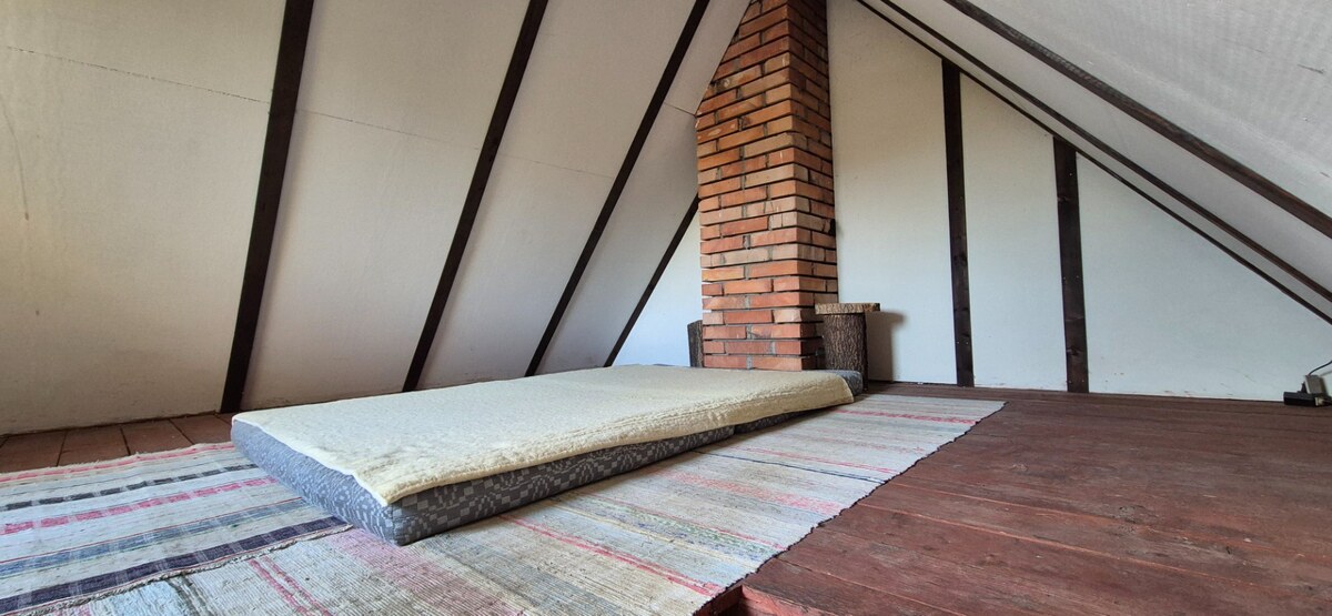 Záhradná chatka s krbom v malebnom prostredí Kotešová - Oblazov — foto 18