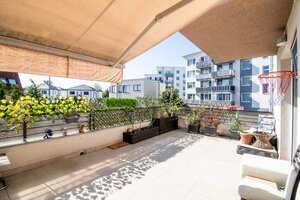 Priestranný 3-izbový byt s veľkou terasou (46 m²) a garážovým státím — foto 10