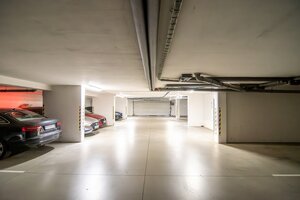 Priestranný 3-izbový byt s veľkou terasou (46 m²) a garážovým státím — foto 16