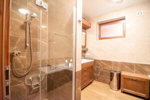 Nadštandardný 4-izbový rodinný dom s garážou a veľkým pozemkom — foto 13