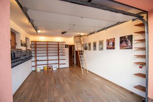 Nadštandardný 4-izbový rodinný dom s garážou a veľkým pozemkom — foto 16
