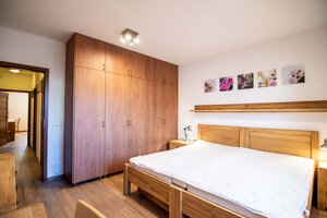 Nadštandardný 4-izbový rodinný dom s garážou a veľkým pozemkom — foto 7