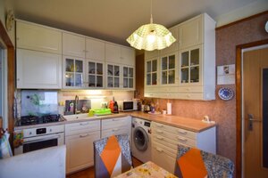 Priestranný 3-izbový byt s 11,4 m² loggiou – Lipského, Dúbravka — foto 10