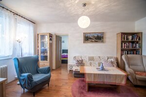 Priestranný 3-izbový byt s 11,4 m² loggiou – Lipského, Dúbravka — foto 3