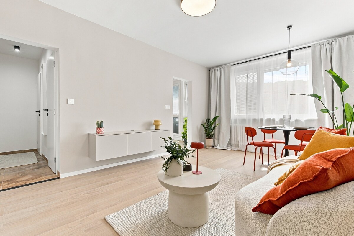 REZERVOVANÝ  nadčasový útulný 2 izbový byt  Bratislava IV — foto 5
