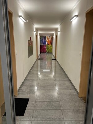 REAL -H PONÚKA NA PREDAJ PRIESTRANNÝ 2-IZBOVÝ BYT V TROCH VEŽIACH — foto 9