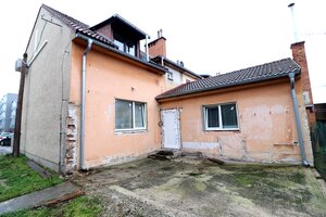 PREDAJ: Byt v rodinnom dome v tichej uličke, Vrbové — foto 1