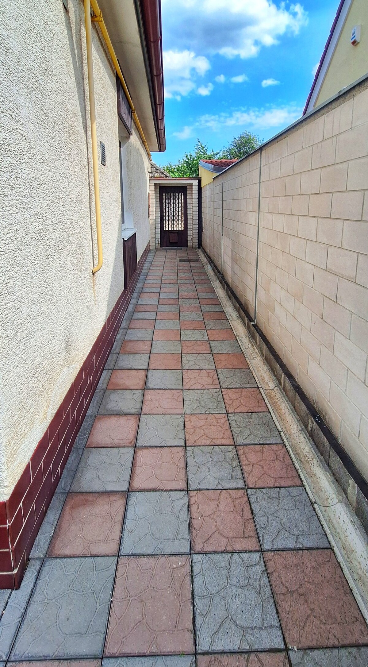 PREDAJ: 4 izbový rodinný dom po rekonštrukcii, staré Piešťany — foto 9