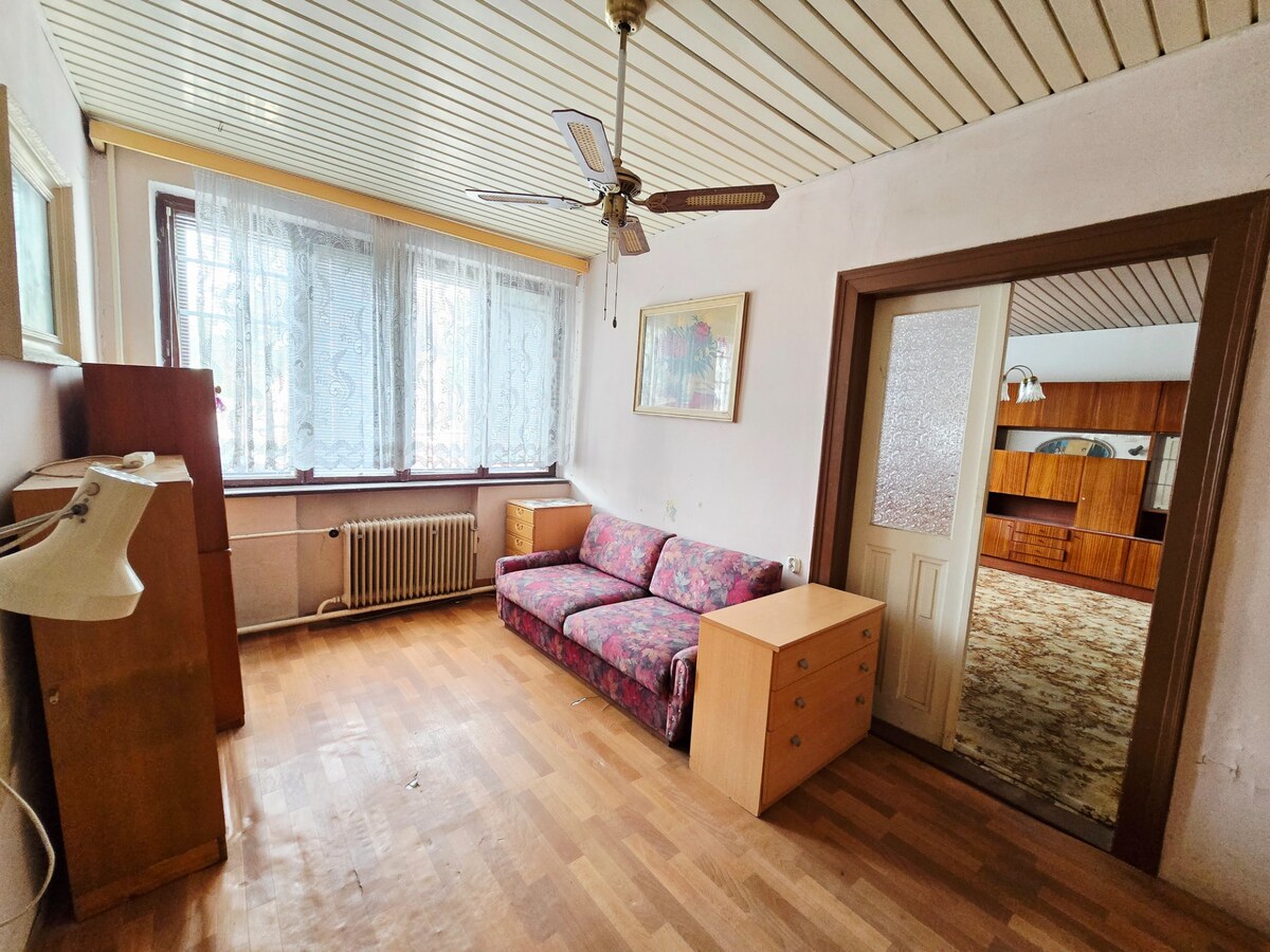 Priestranný rodinný dom Štefánikova / Piešťany
