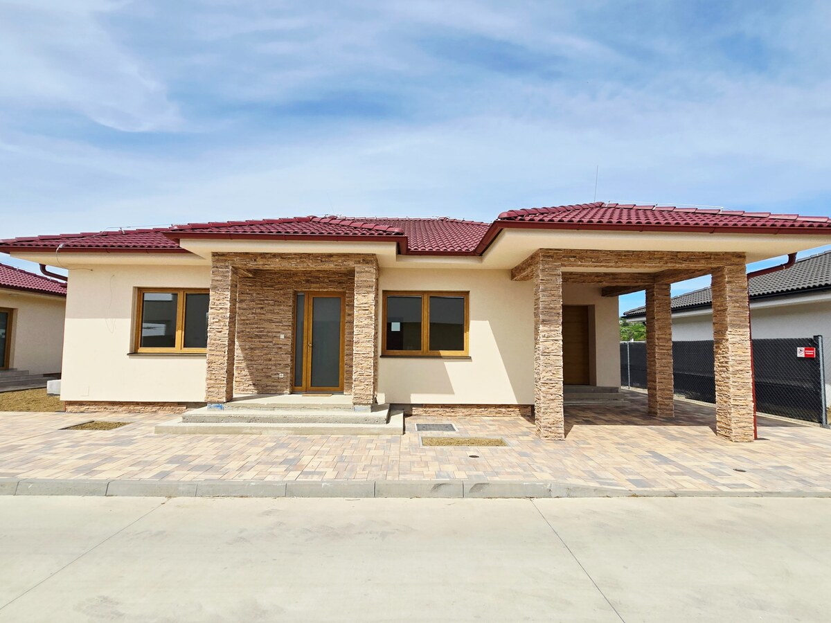 *Opäť aktuálne - MODERNÝ BUNGALOV* v obci Sokolovce