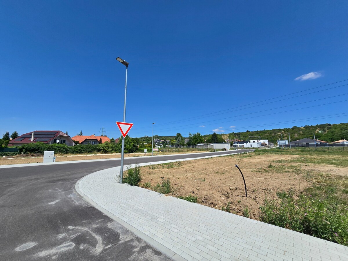 NA PREDAJ stavebný pozemok 669 m², Pánska Niva II, Hlohovec
