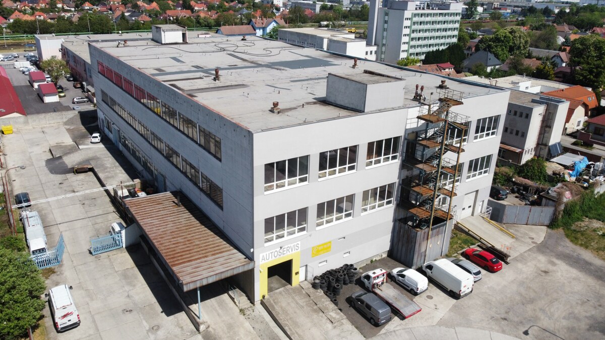 PREDAJ: Výrobná poschodová hala na rozľahlom pozemku, Hlohovec — foto 3