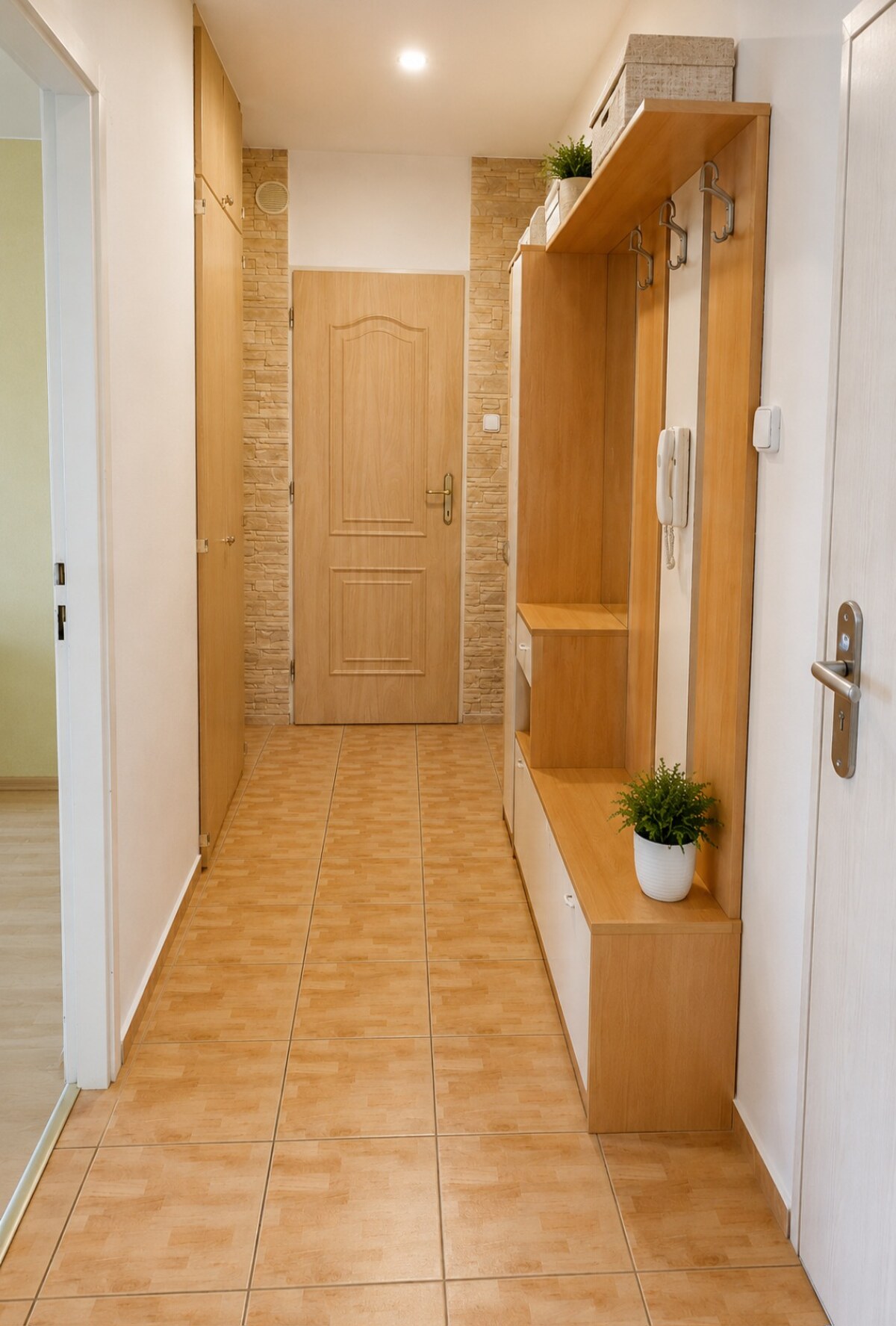 REZERVOVANÉ: 2 izbový byt po kompletnej rekonštrukcii, Piešťany — foto 3
