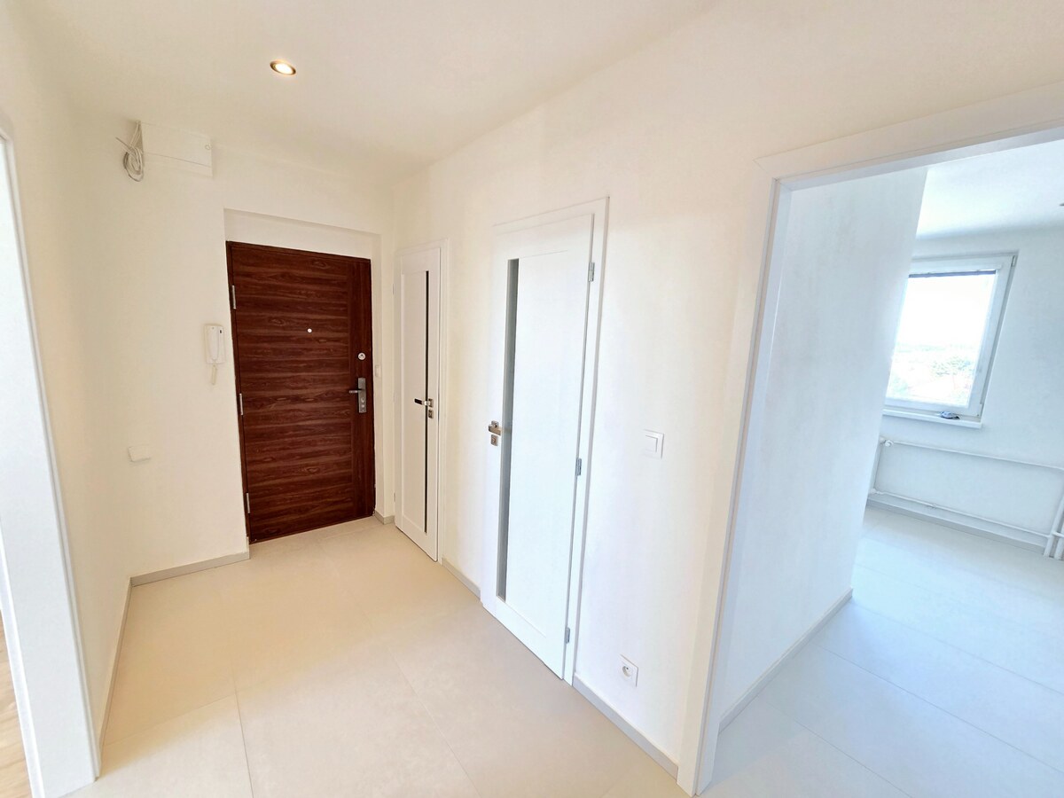 REZERVOVANÉ - 3izbový byt po kompletnej rekonštrukcií- s vizualizáciou — foto 13
