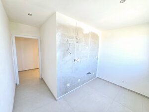 REZERVOVANÉ - 3izbový byt po kompletnej rekonštrukcií- s vizualizáciou — foto 11