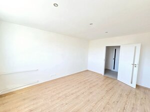 REZERVOVANÉ - 3izbový byt po kompletnej rekonštrukcií- s vizualizáciou — foto 8