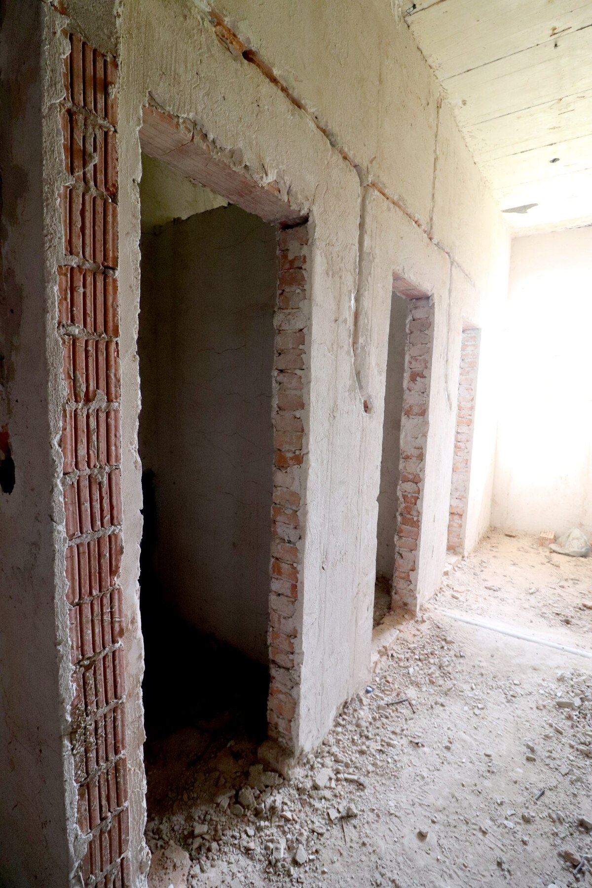 PREDAJ: veľkolepá hrubá stavba, Dolné Trhovište — foto 13