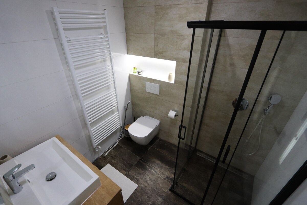 Na prenájom 4iz. byt v centre Piešťan s veľkou terasou — foto 15