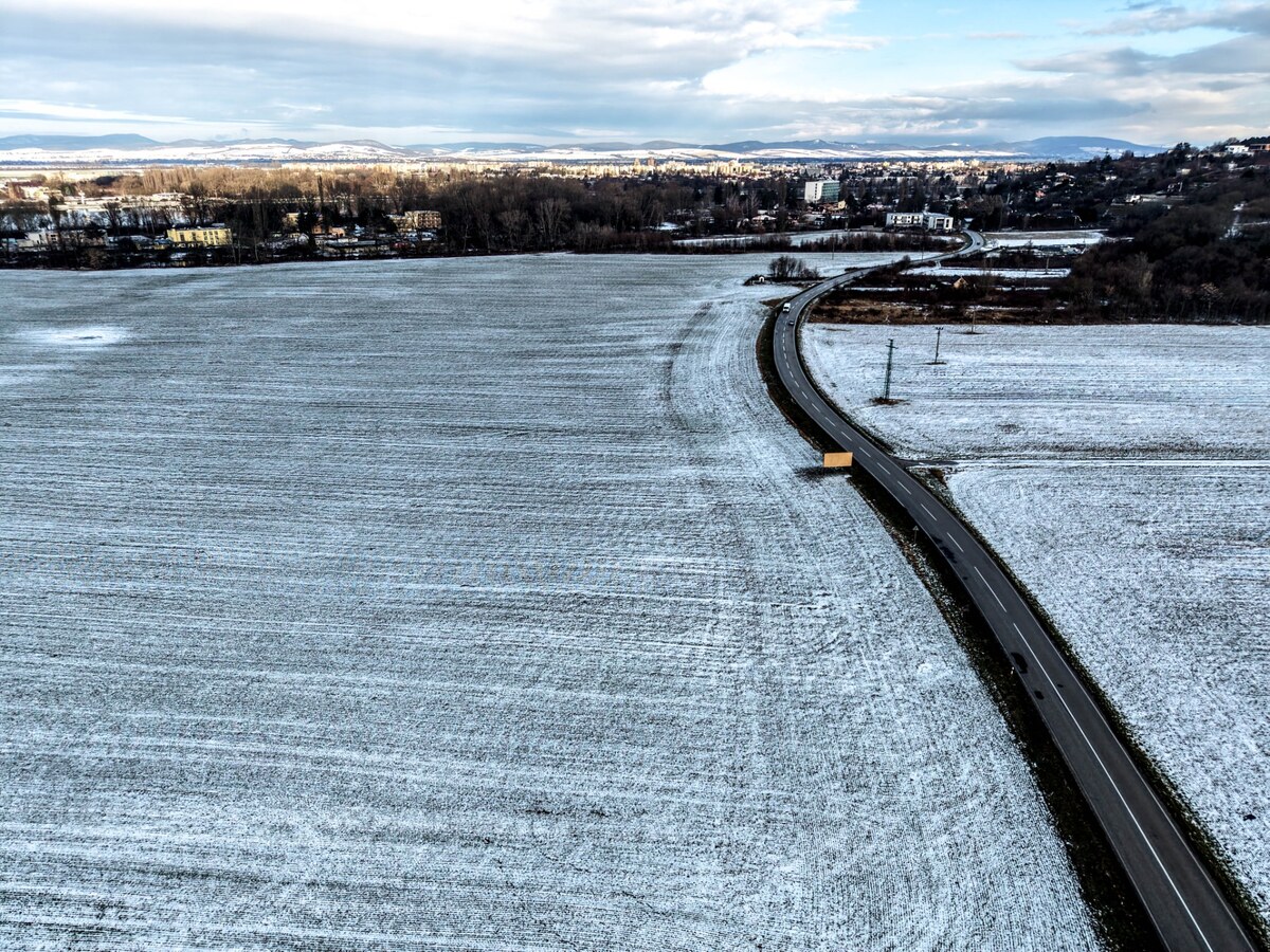 Na predaj stavebný pozemok v obci Banka vzdialenej len 1km od Piešťan — foto 7
