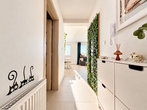Moderný 2-izbový byt s priestrannou terasou a 2 parkovacími miestami — foto 4