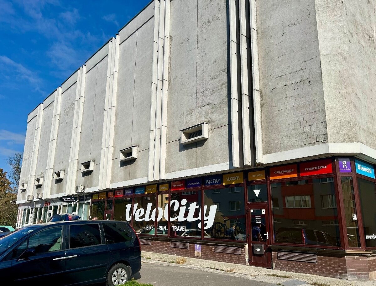nadštandardne veľká garáž na ul. Medveďovej, Petržalka — foto 2