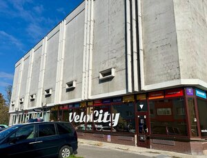 nadštandardne veľká garáž na ul. Medveďovej, Petržalka — foto 2