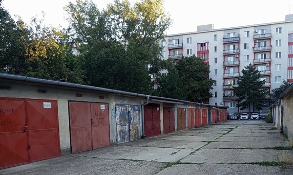 garáž Haburská ul., Ružinov s pozemkom