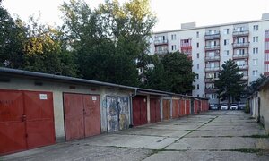 garáž Haburská ul., Ružinov s pozemkom — foto 1