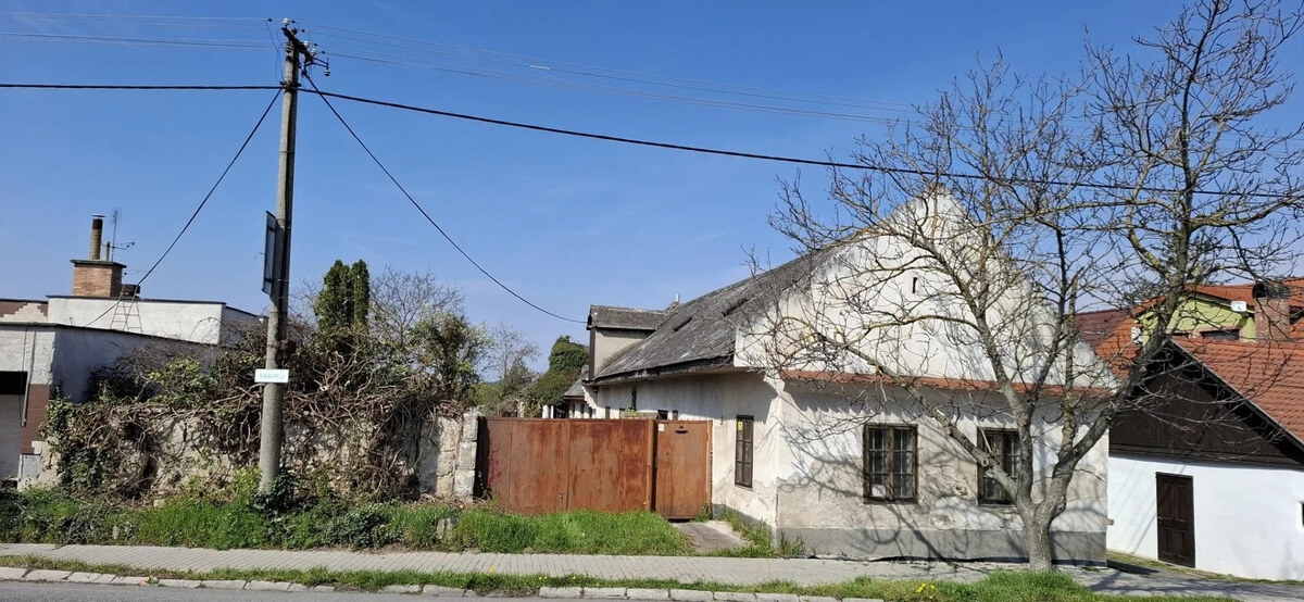 Starší rodinný dom s veľkým pozemkom, Devínska Nová Ves — foto 5