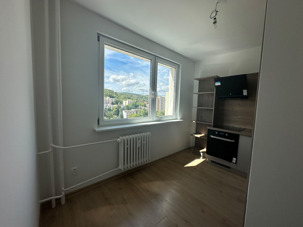 2-izb. byt, Galbavého, Dúbravka, kompletná rekonštrukcia — foto 4