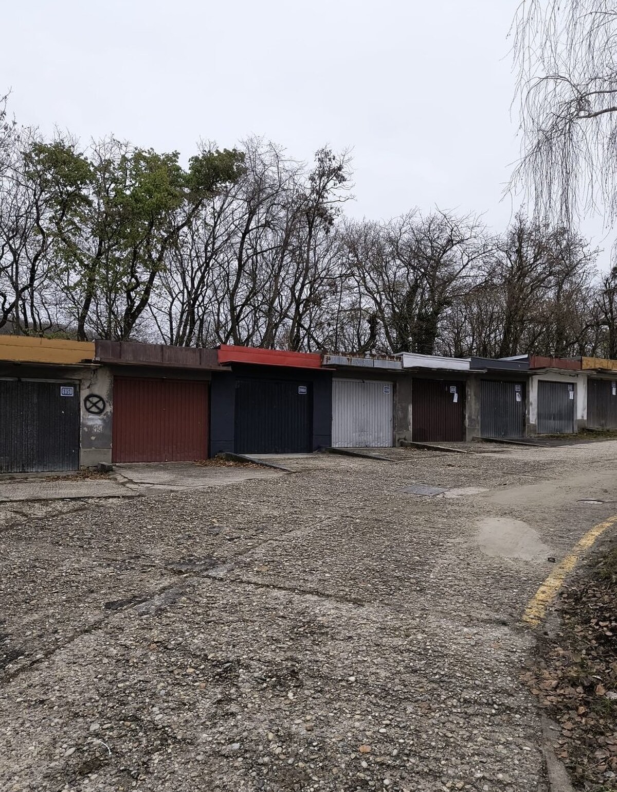 garáž Púpavova, Karlova Ves + pivnica — foto 2