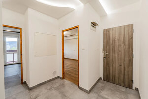3-izb. byt, Nobelova ul., Nové Mesto, balkón, 5.p./7 — foto 6