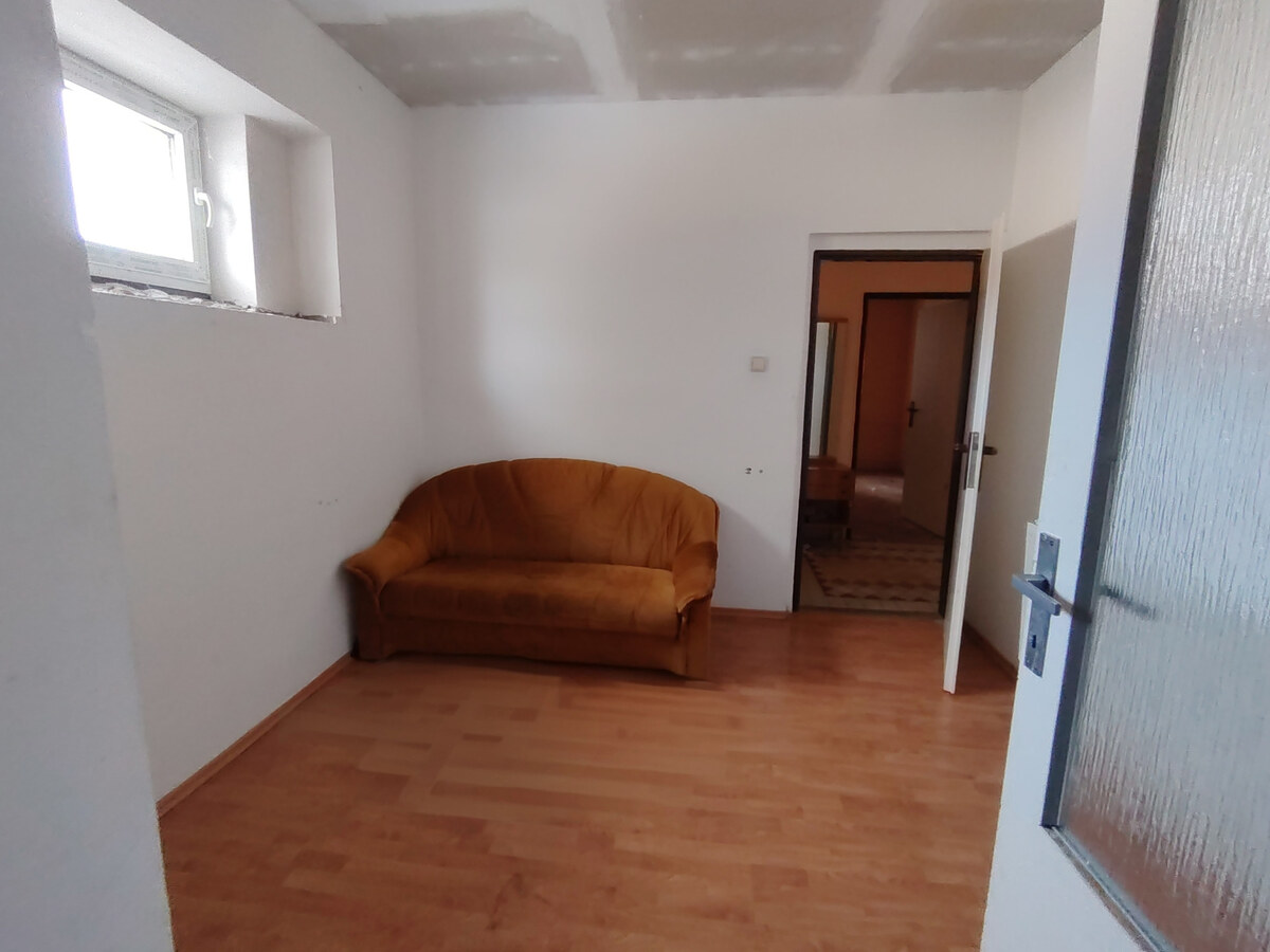 Rodinný dom v obci Krušovce, na skok od Topoľčian — foto 3