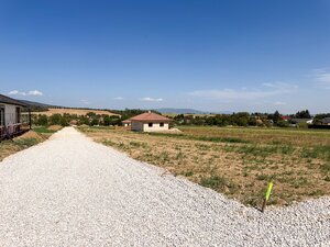 Ideálny stavebný pozemok v Jelenci - 848 m2 — foto 1