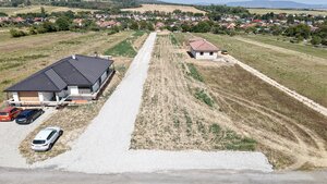 Ideálny stavebný pozemok v Jelenci - 848 m2 — foto 2