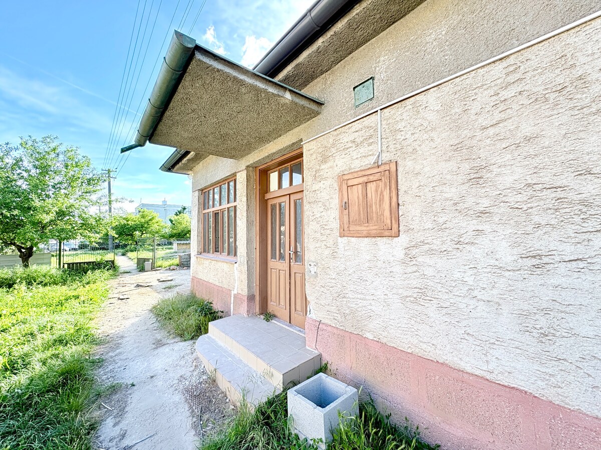 RD pripravený na rekonštrukciu - priestranný pozemok - tichá lokalita — foto 4