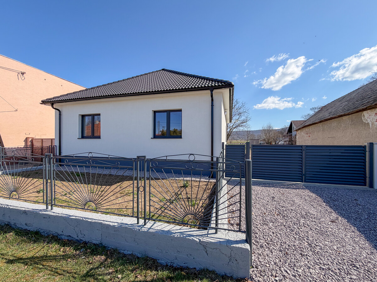 Kompletne zrekonštruovaný 4 izbový rodinný dom - Oponice — foto 4