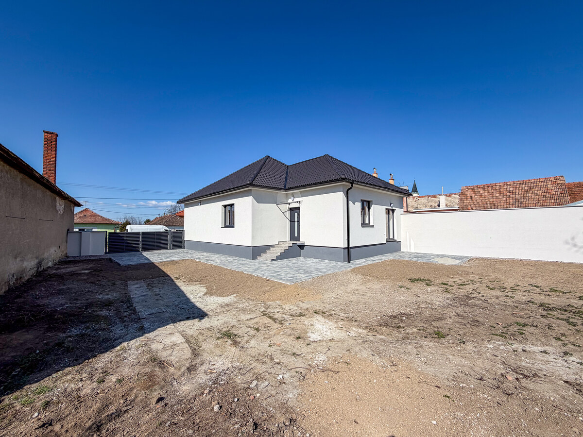 Kompletne zrekonštruovaný 4 izbový rodinný dom - Oponice — foto 6