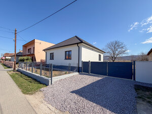 Kompletne zrekonštruovaný 4 izbový rodinný dom - Oponice — foto 1