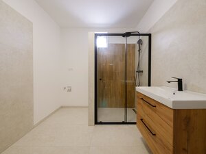 Kompletne zrekonštruovaný 4 izbový rodinný dom - Oponice — foto 11